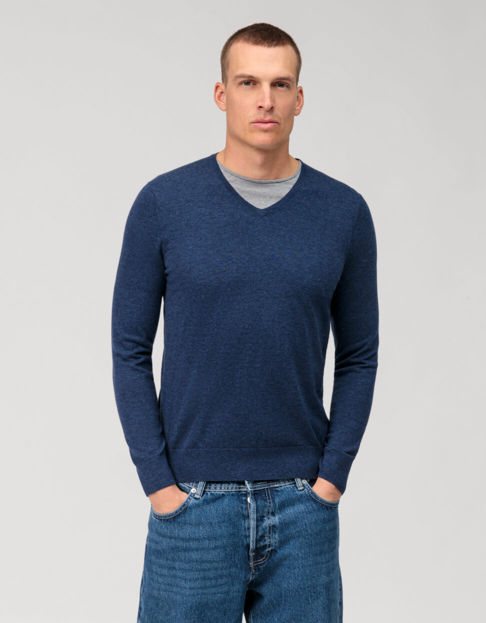Sweter Olymp V-neck body fit / niebieski / 01511019 merynos/jedwab